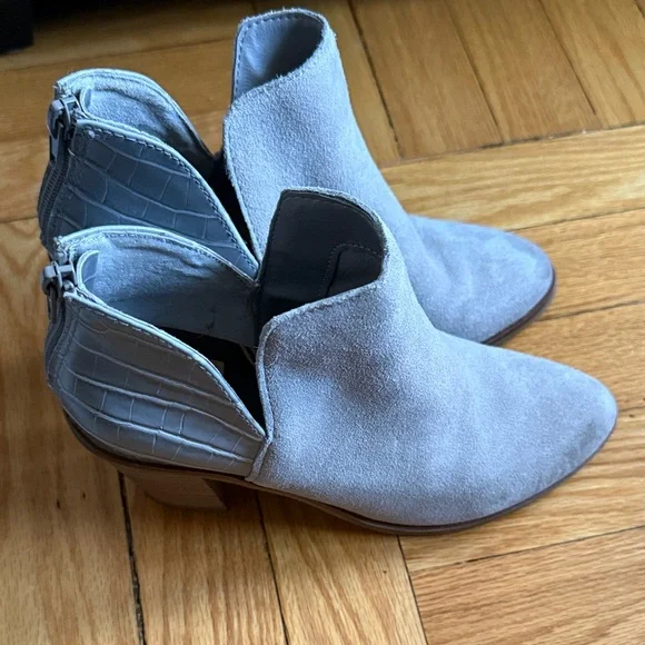 DV by Dolce Vita Light Gray Ankle Booties - Picture 3 of 6